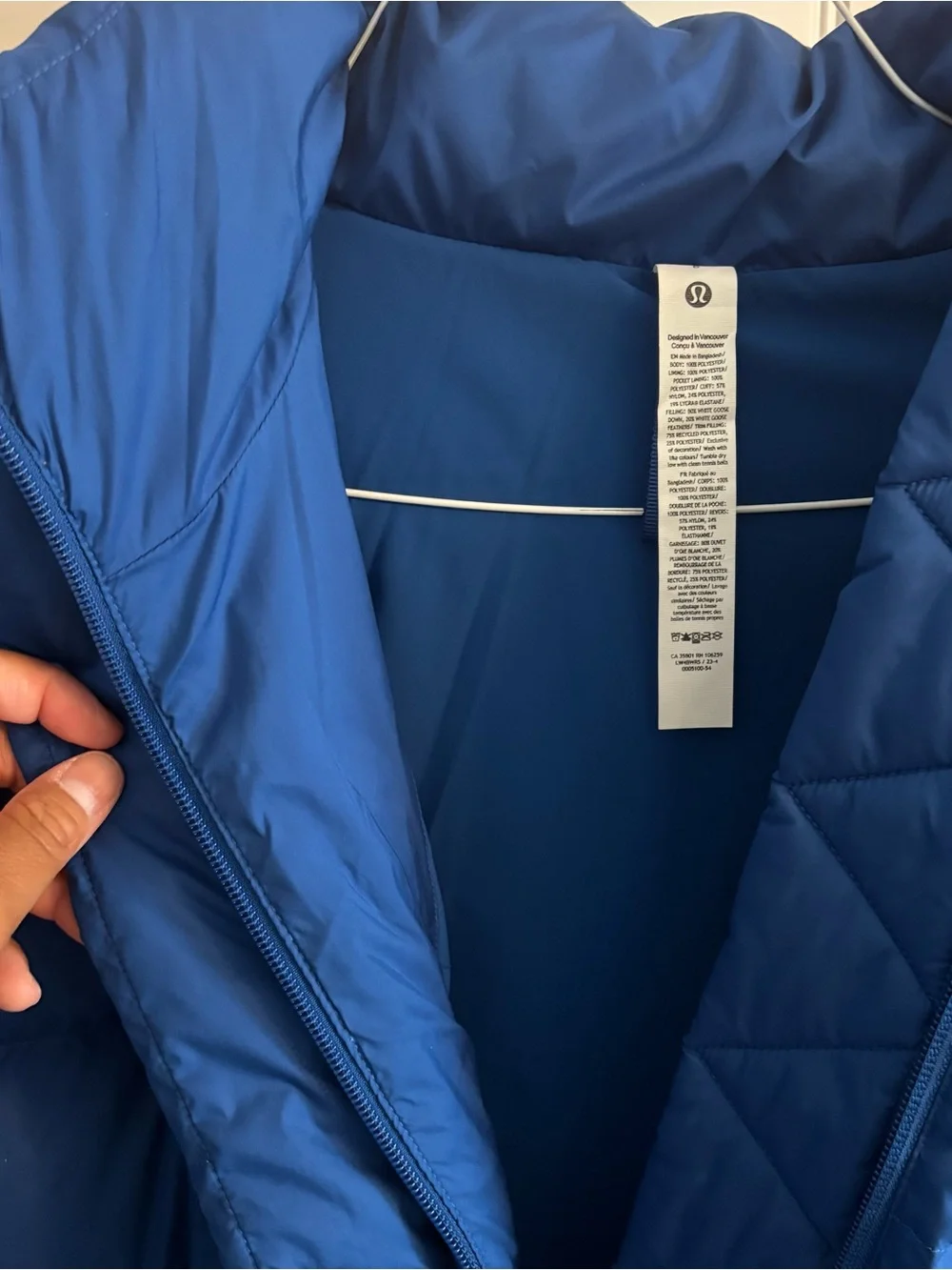 NWT Lululemon Athletica Wander Puff Jacket with Hood, Royal Blue, Size 8